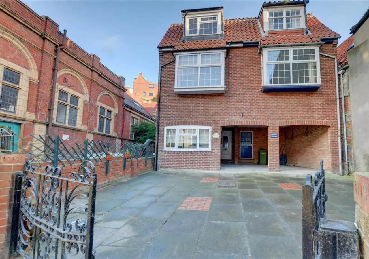 Chapel Gate Cottage Whitby 0*,